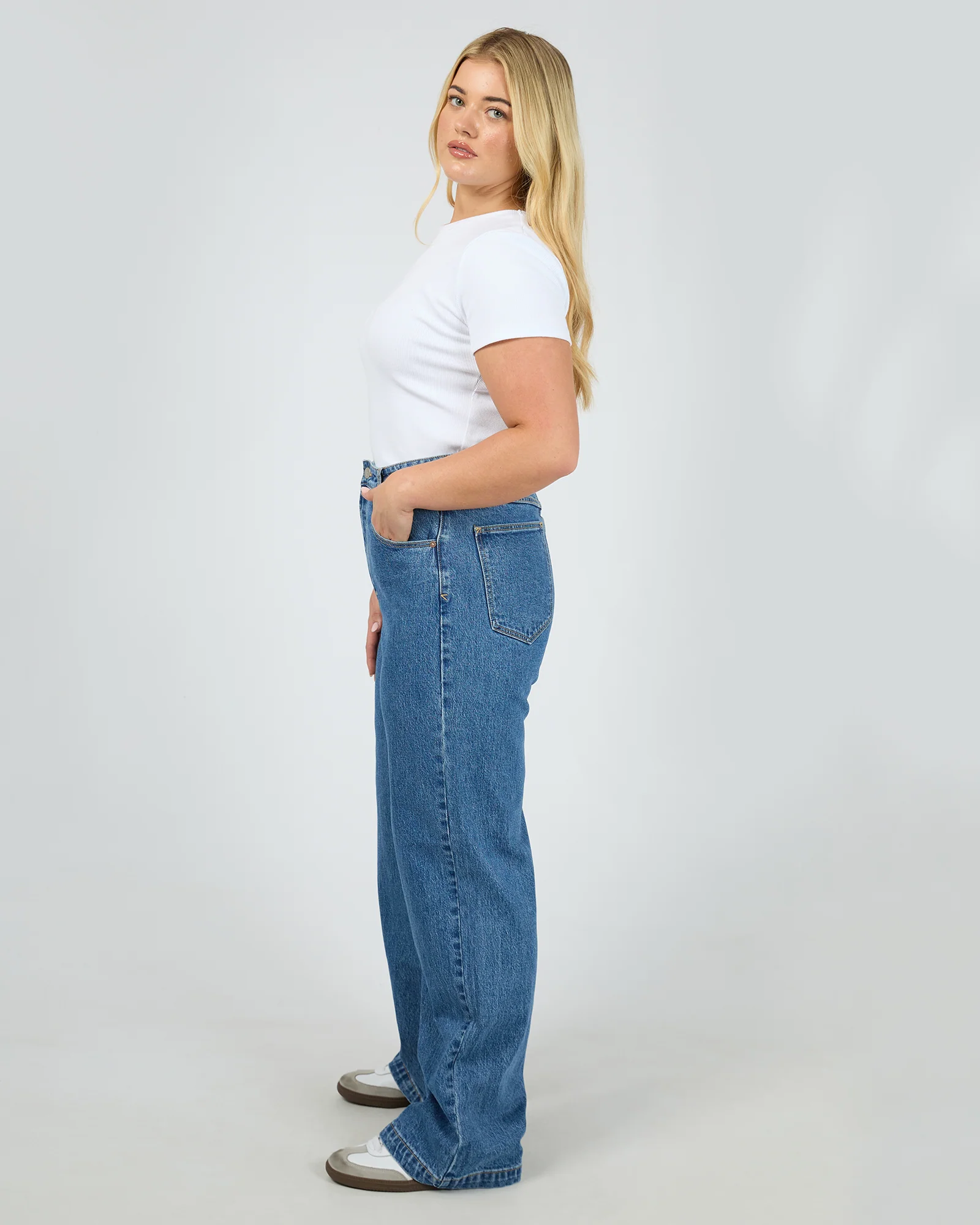 A 94 High & Wide Jean Chantelle Mid Blue - Image 12