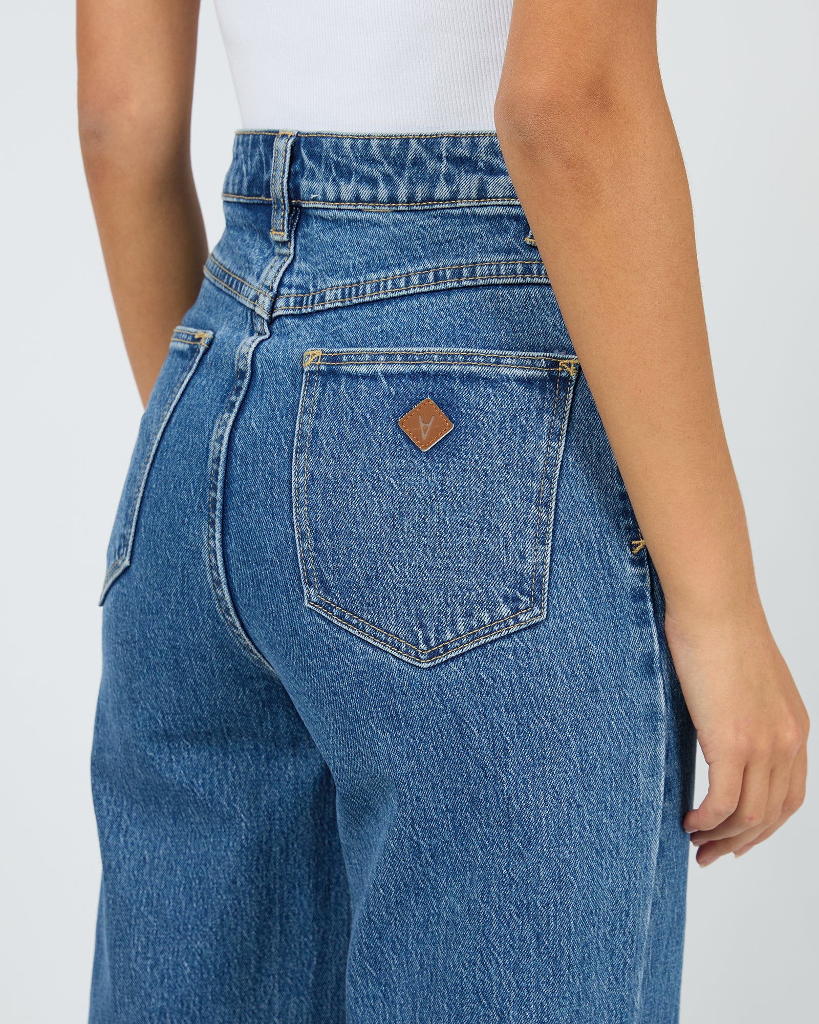 A 94 High & Wide Jean Chantelle Mid Blue - Image 4