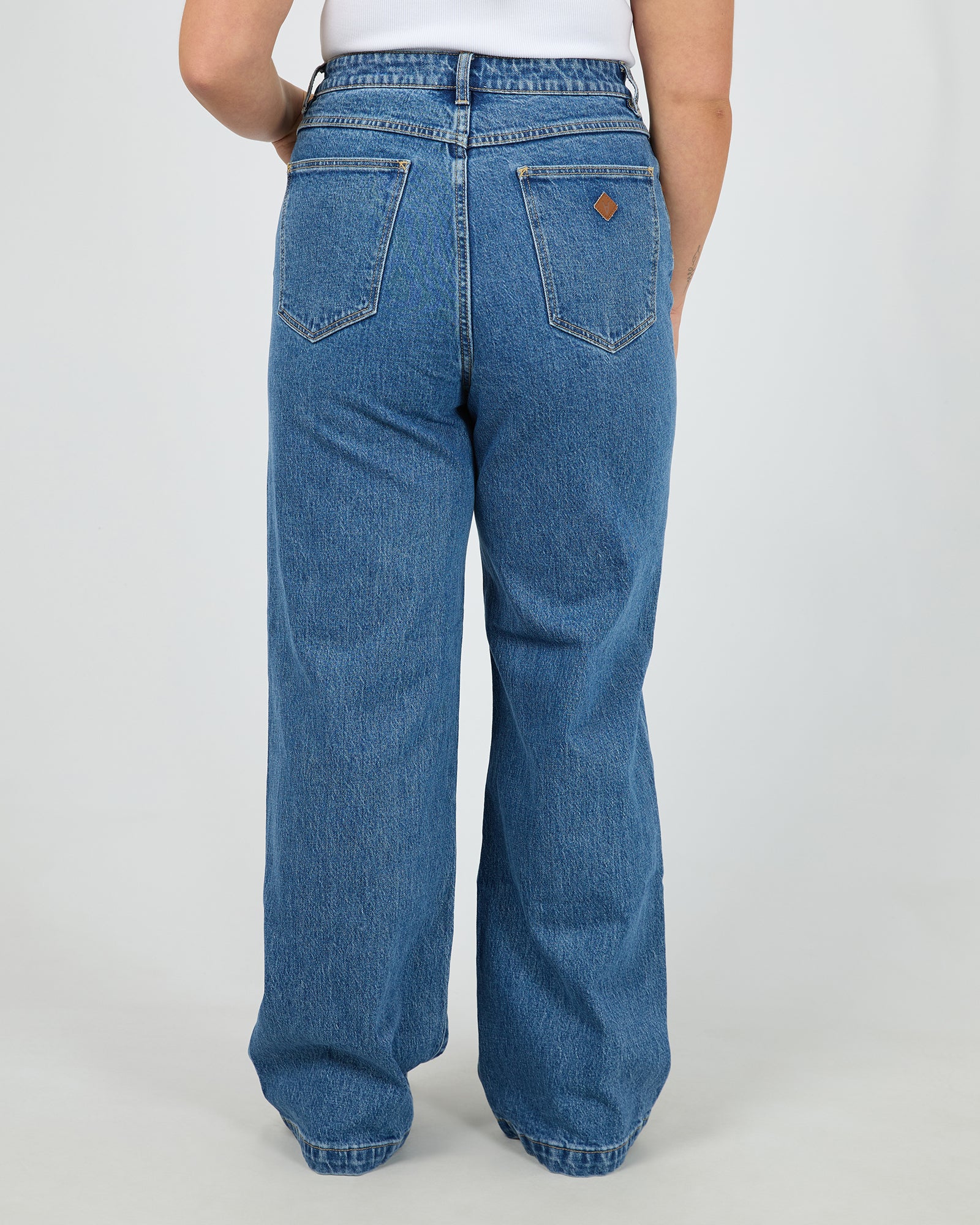 A 94 High & Wide Jean Chantelle Mid Blue - Image 9