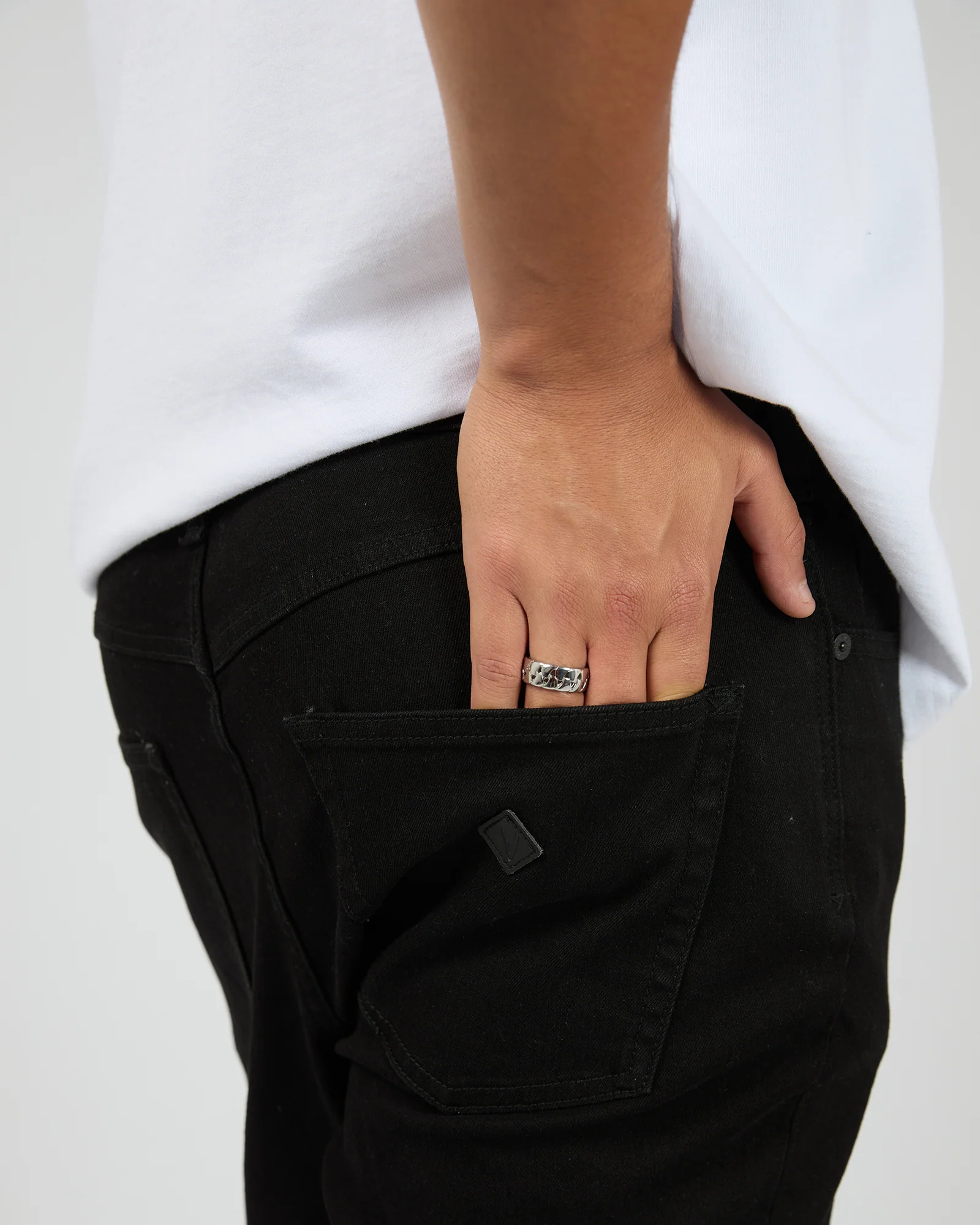 A2 Slim Benny Black - Image 5