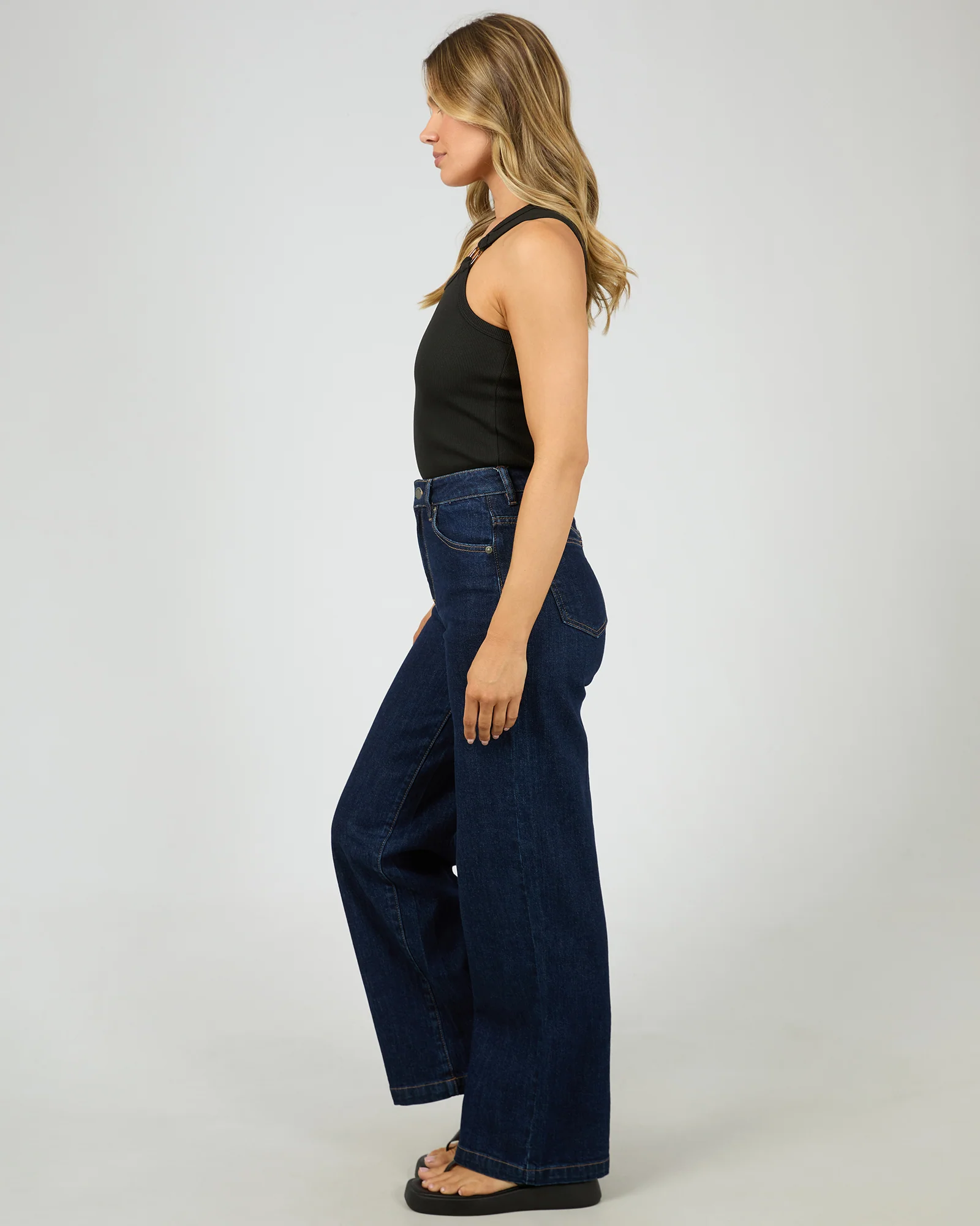 Aae Feature Tank Black - Image 6