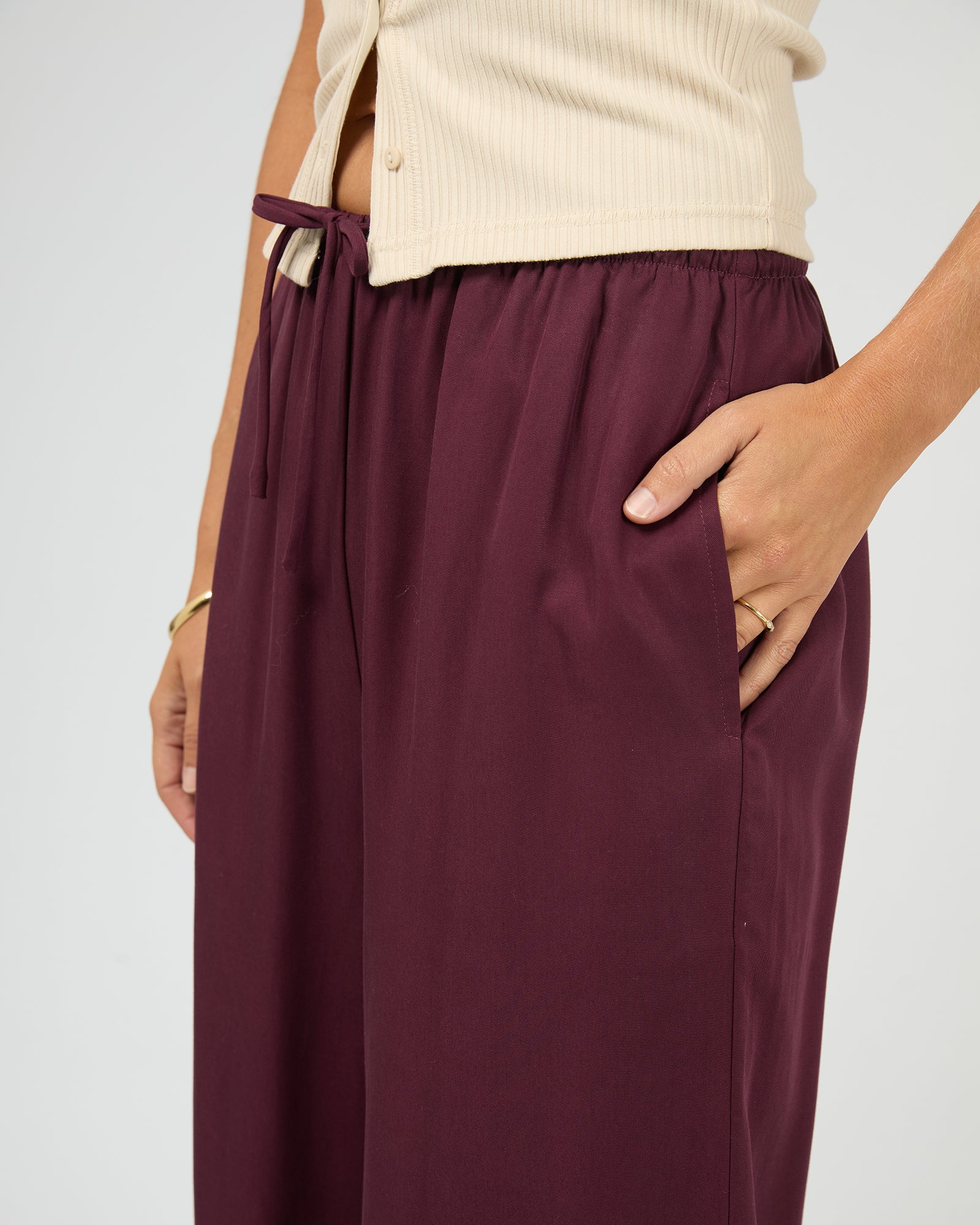 Aae Relaxed Drawsting Pant Burgandy - Image 5