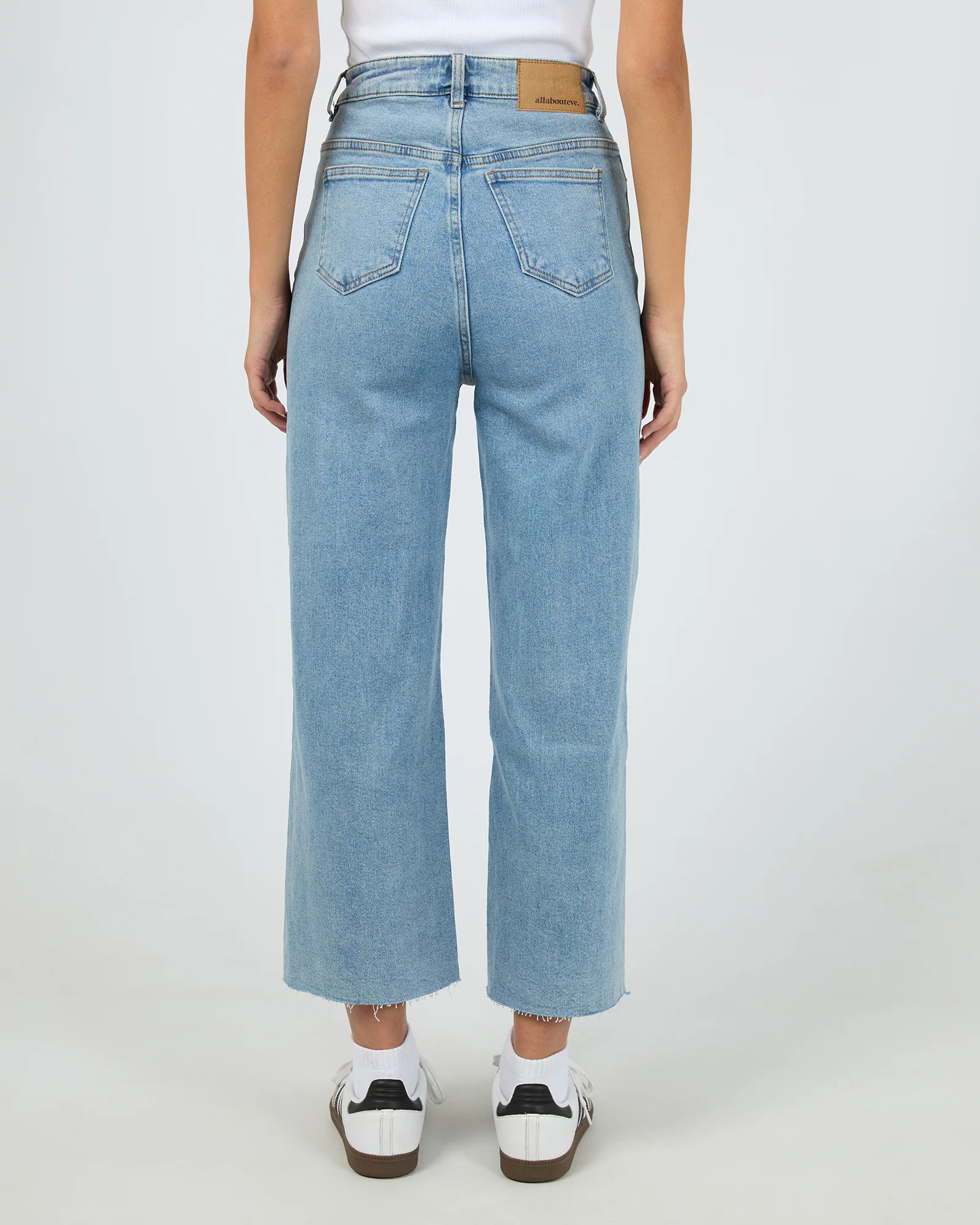 Charlie High Rise Wide Leg Jean Heritage Denim - Image 3