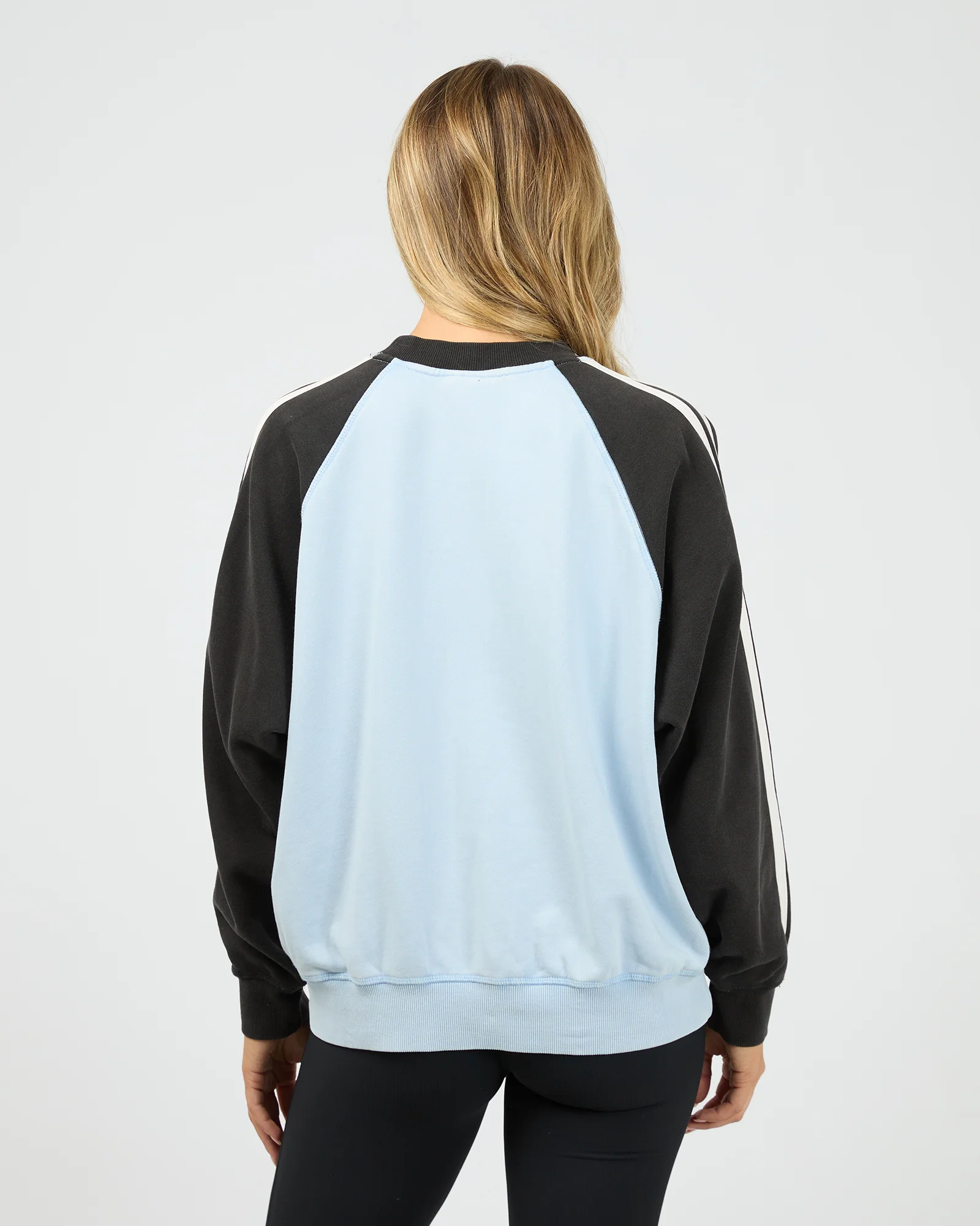 Contrast Club Raglan Crew Blue - Image 4