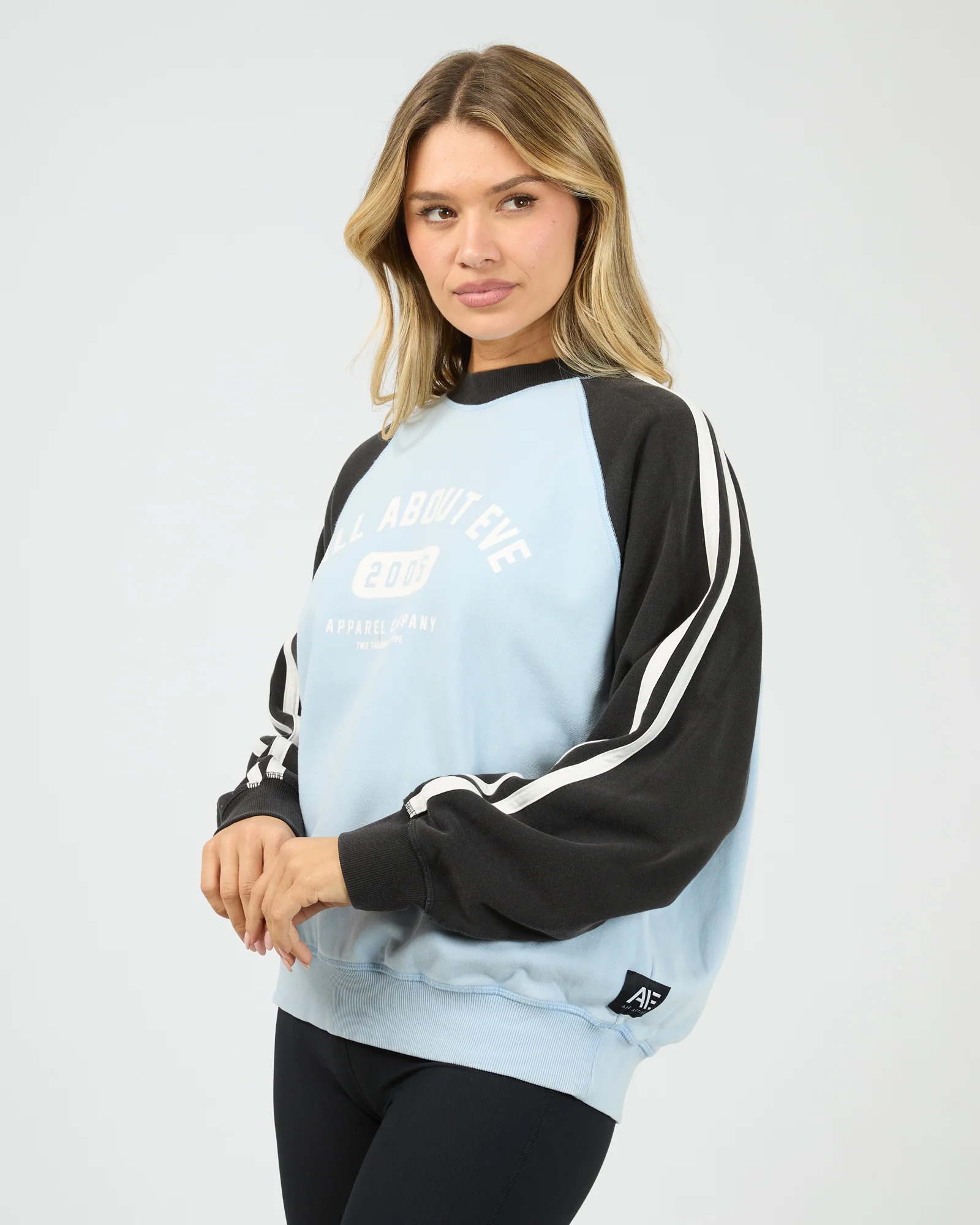 Contrast Club Raglan Crew Blue - Image 5