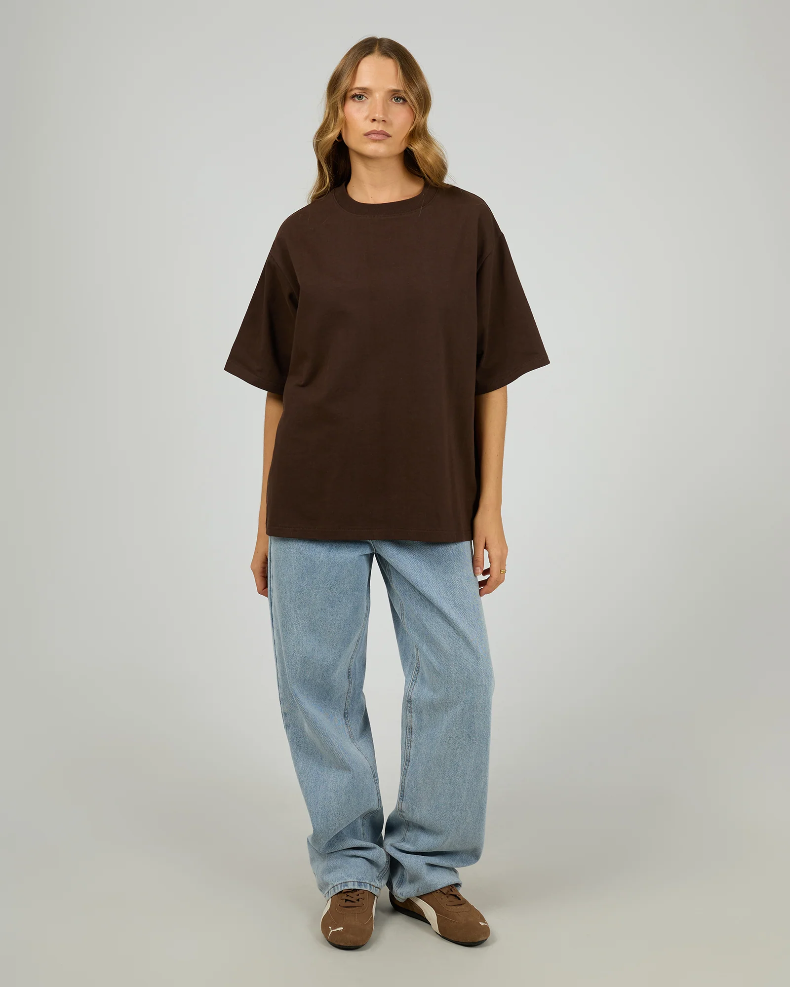 Core Oversized Tee Chocolate - Image 2