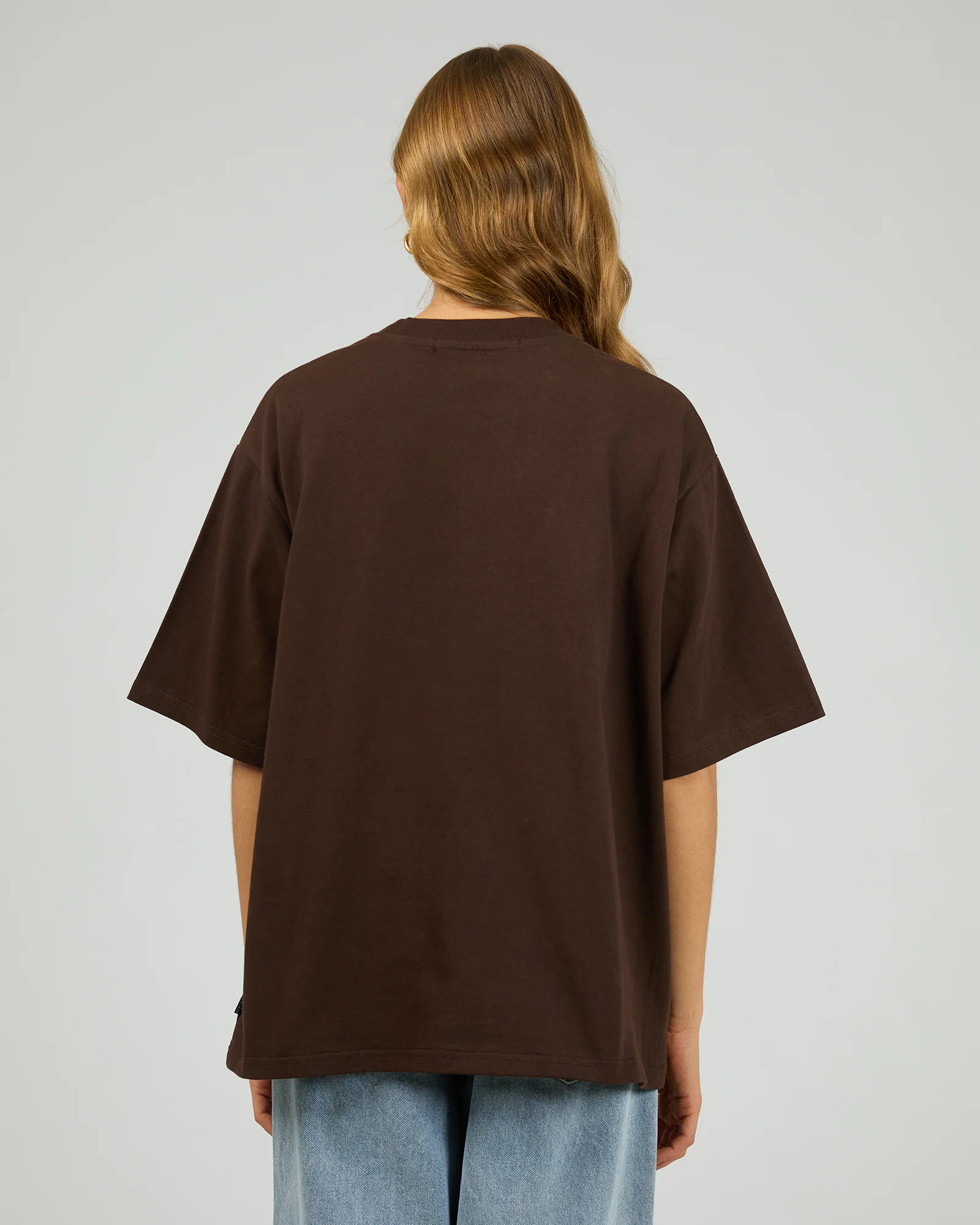 Core Oversized Tee Chocolate - Image 3