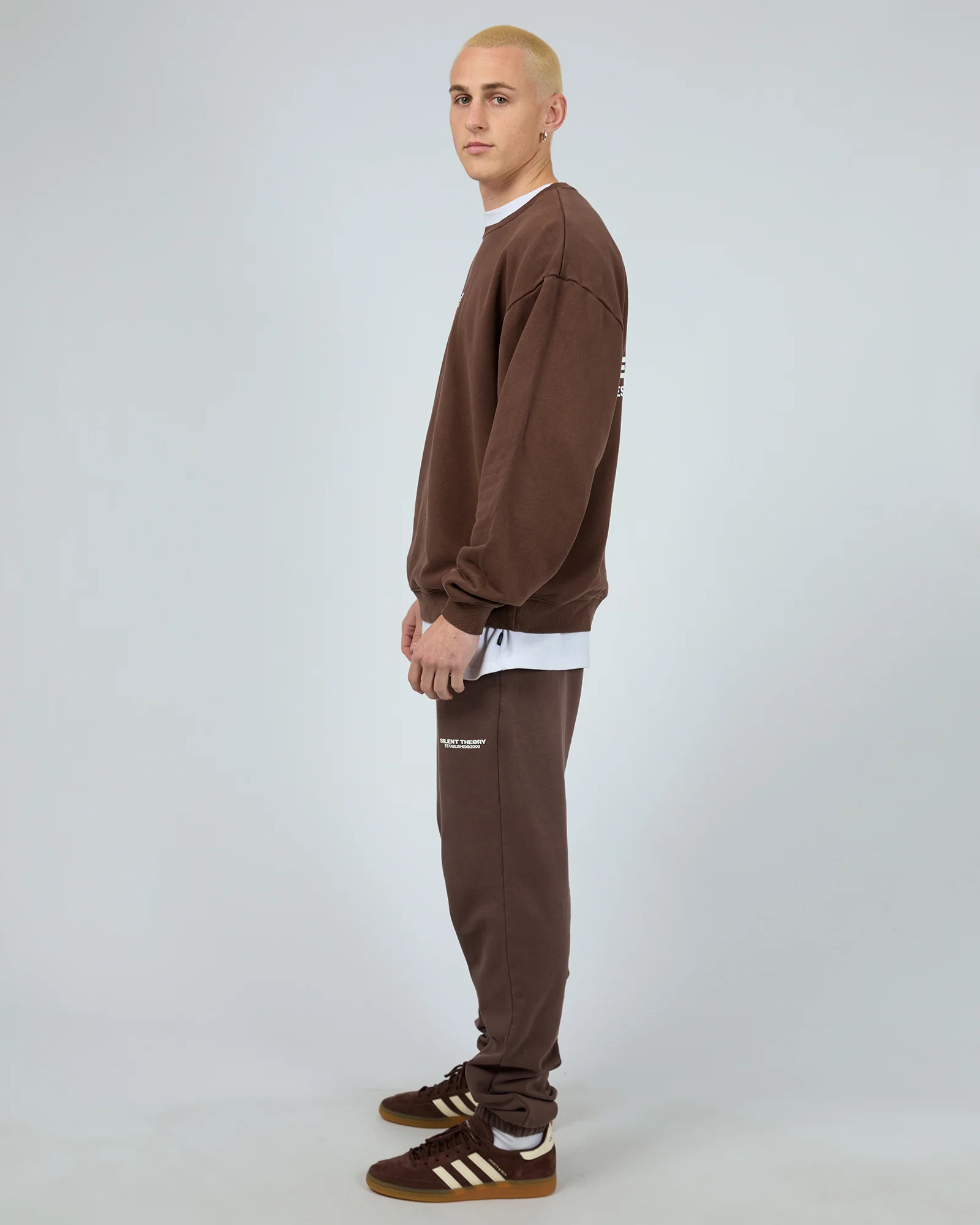 Essential Theory Crew Chocolate - Image 6
