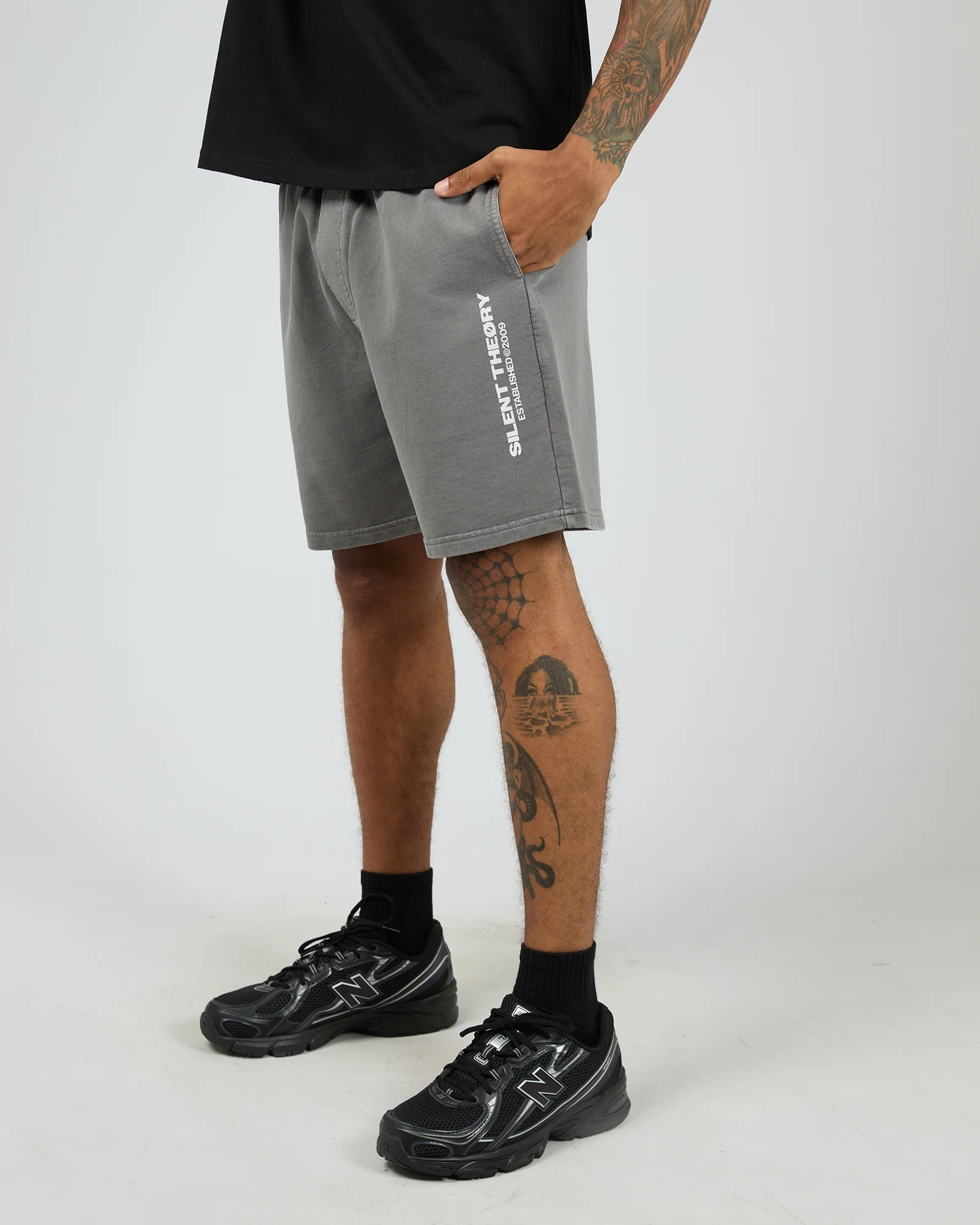 Essential Theory Short V2 Charcoal - Image 4