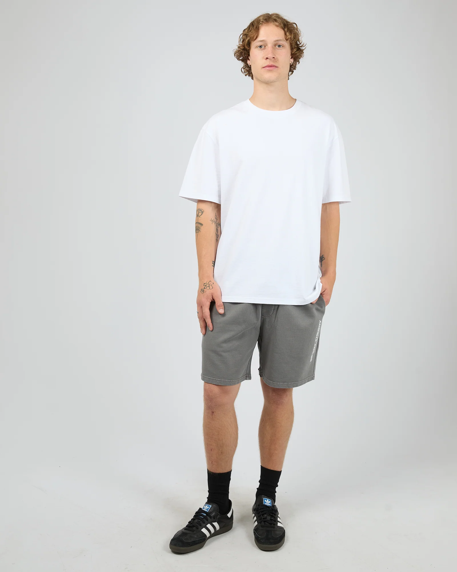 Essential Theory Short V2 Grey - Image 2