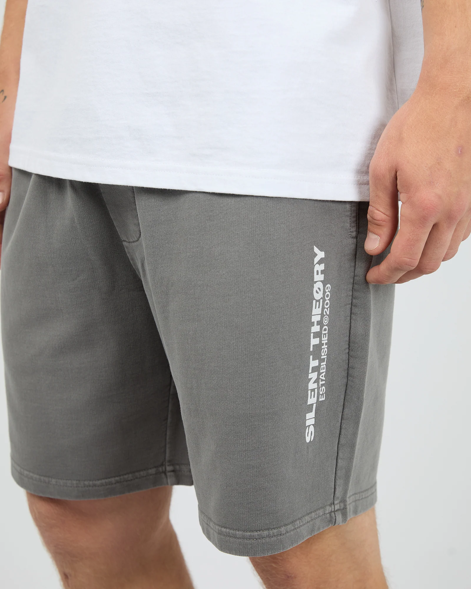 Essential Theory Short V2 Grey - Image 5