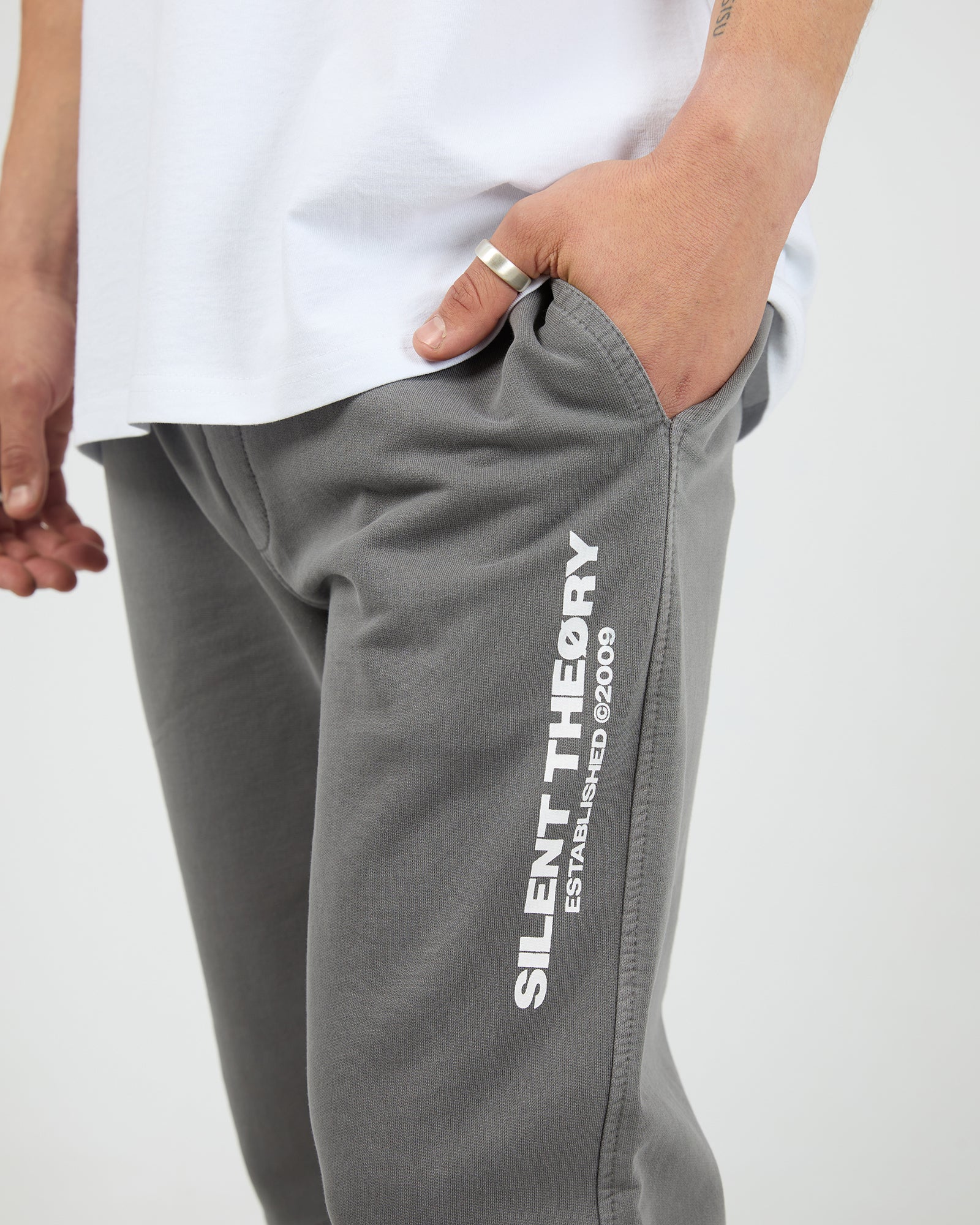 Essential Theory Trackpant V2 Charcoal - Image 5