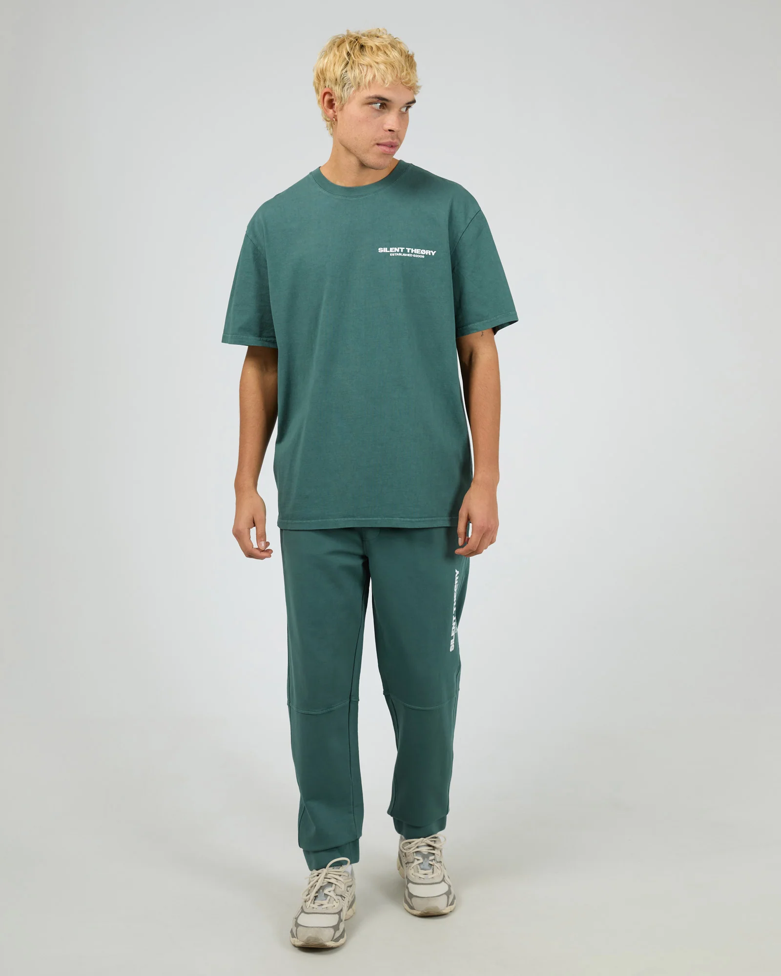 Essential Theory Trackpant V2 Green - Image 2