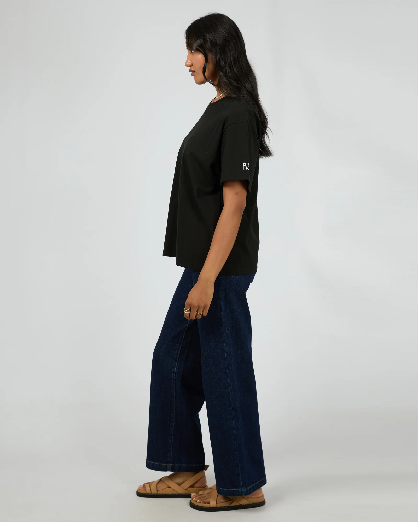 Eve Basic Monogram Tee Black - Image 6