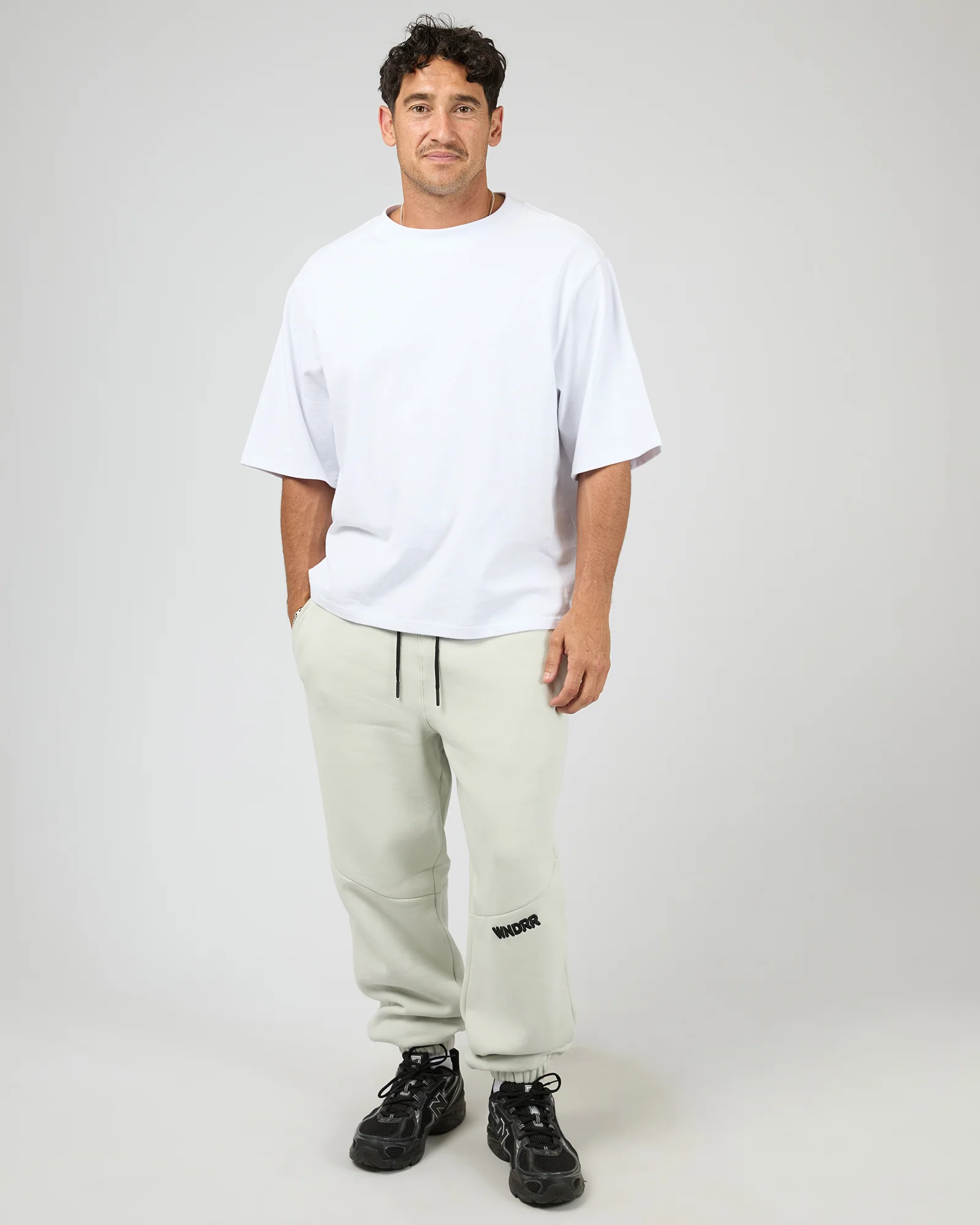 Halo Baggy Trackpant Oyster - Image 2