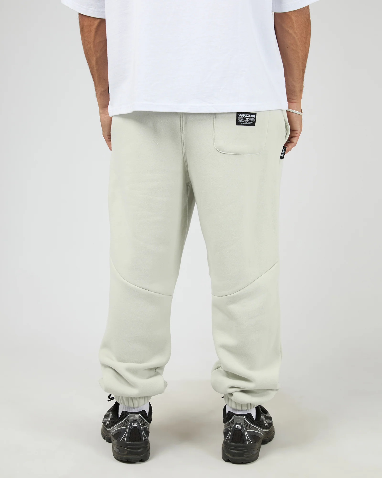 Halo Baggy Trackpant Oyster - Image 3