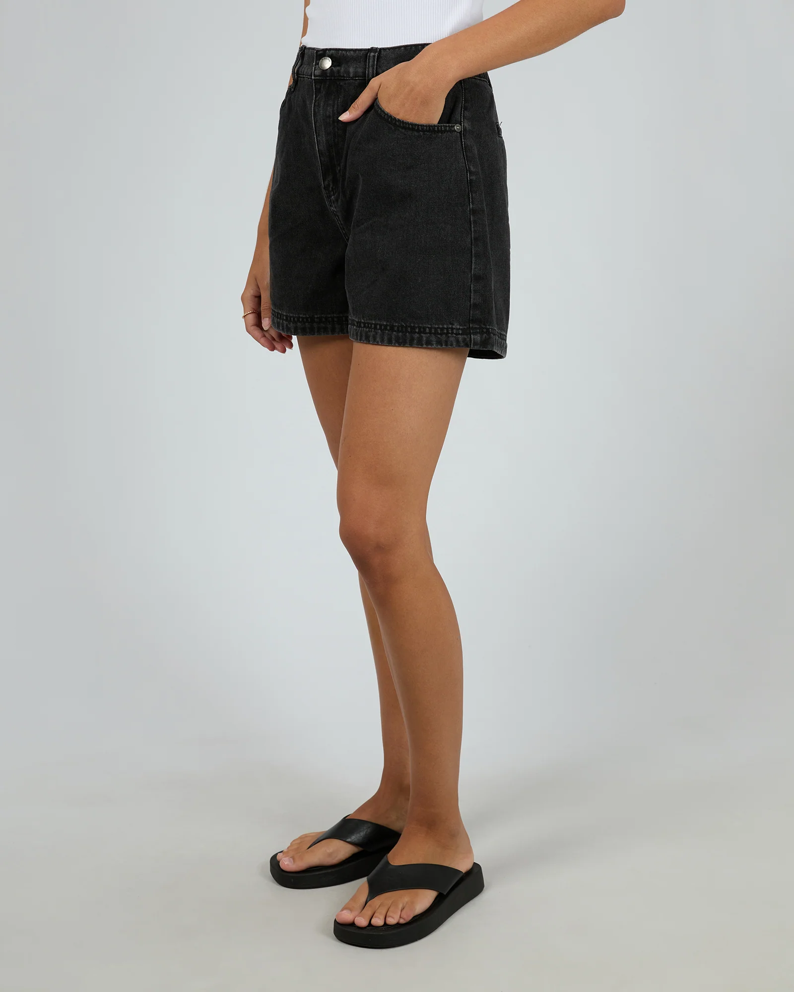 Josie Short Washed Black - Image 4