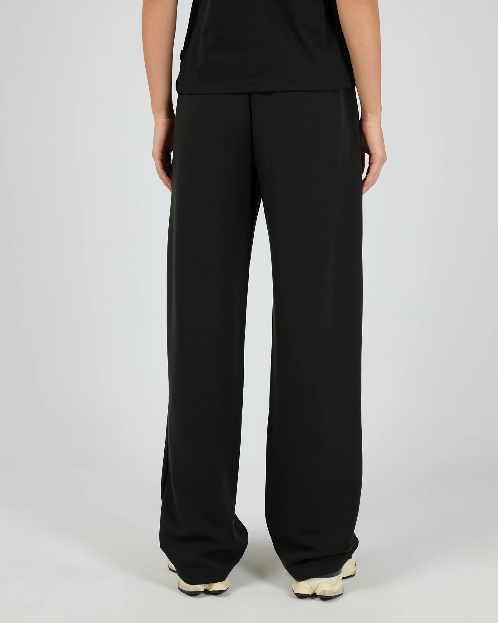 Luxe Active Pant Black - Image 3
