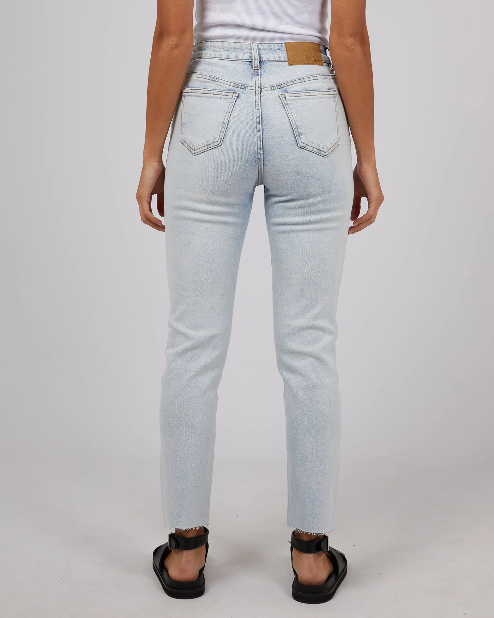 Monica Mom Comfort Jean Bleach - Image 3