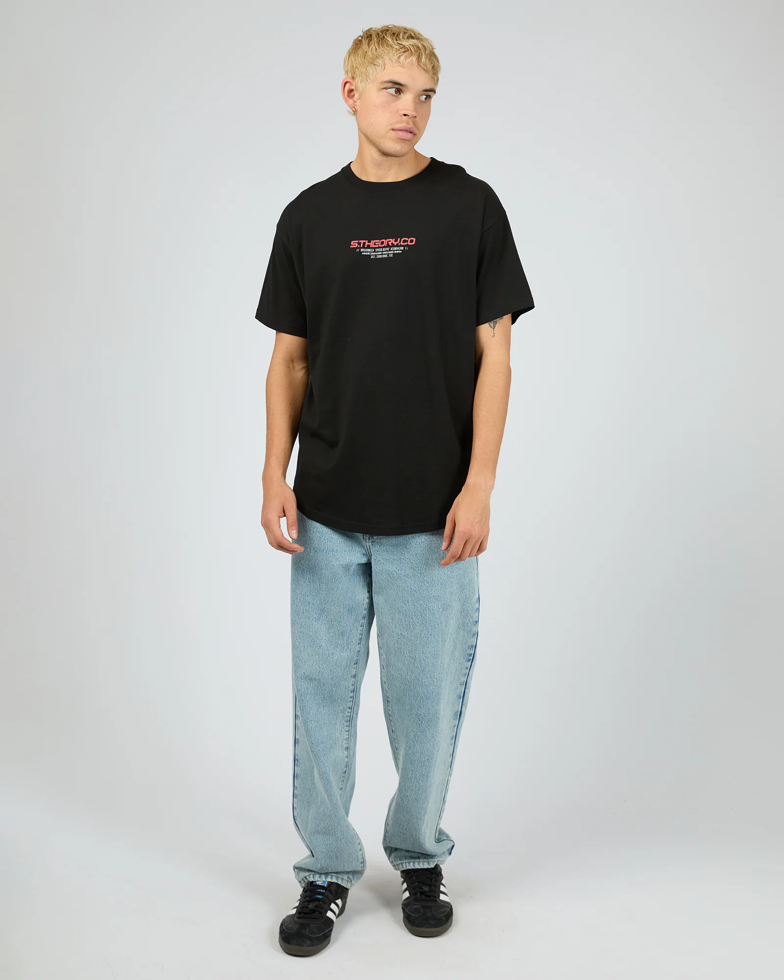 Never Ending Scoop Tee Black - Image 3