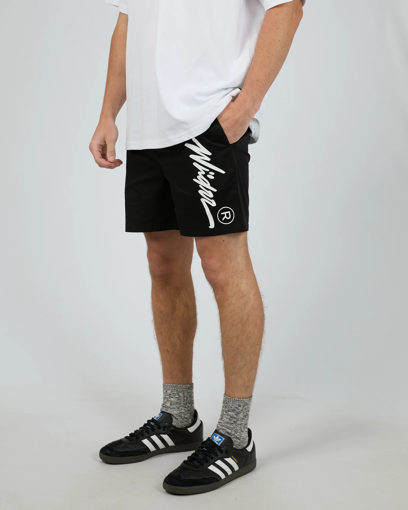 Offend Beach Short Black - Image 4