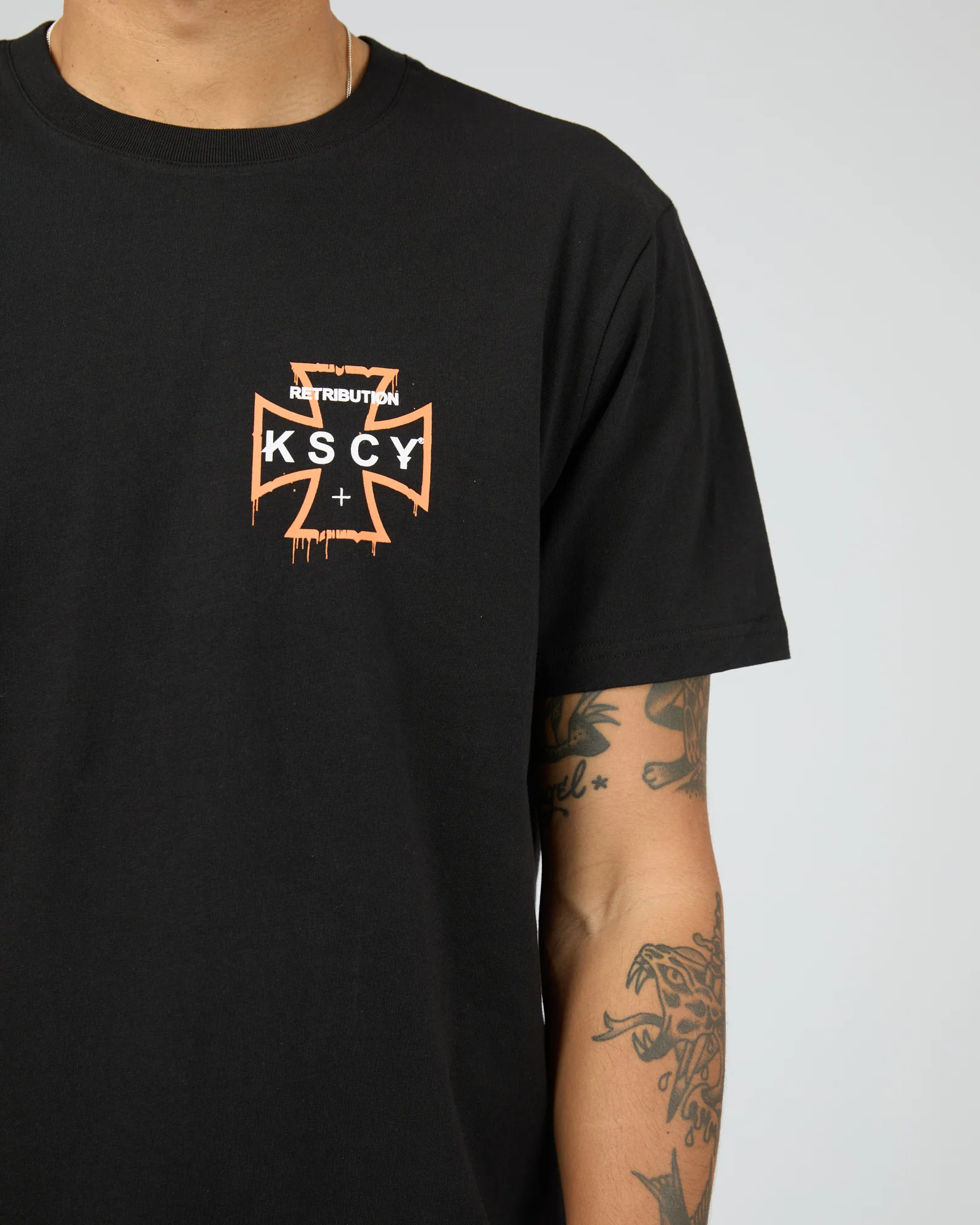 Retribution Dual Curved Tee Black - Image 5