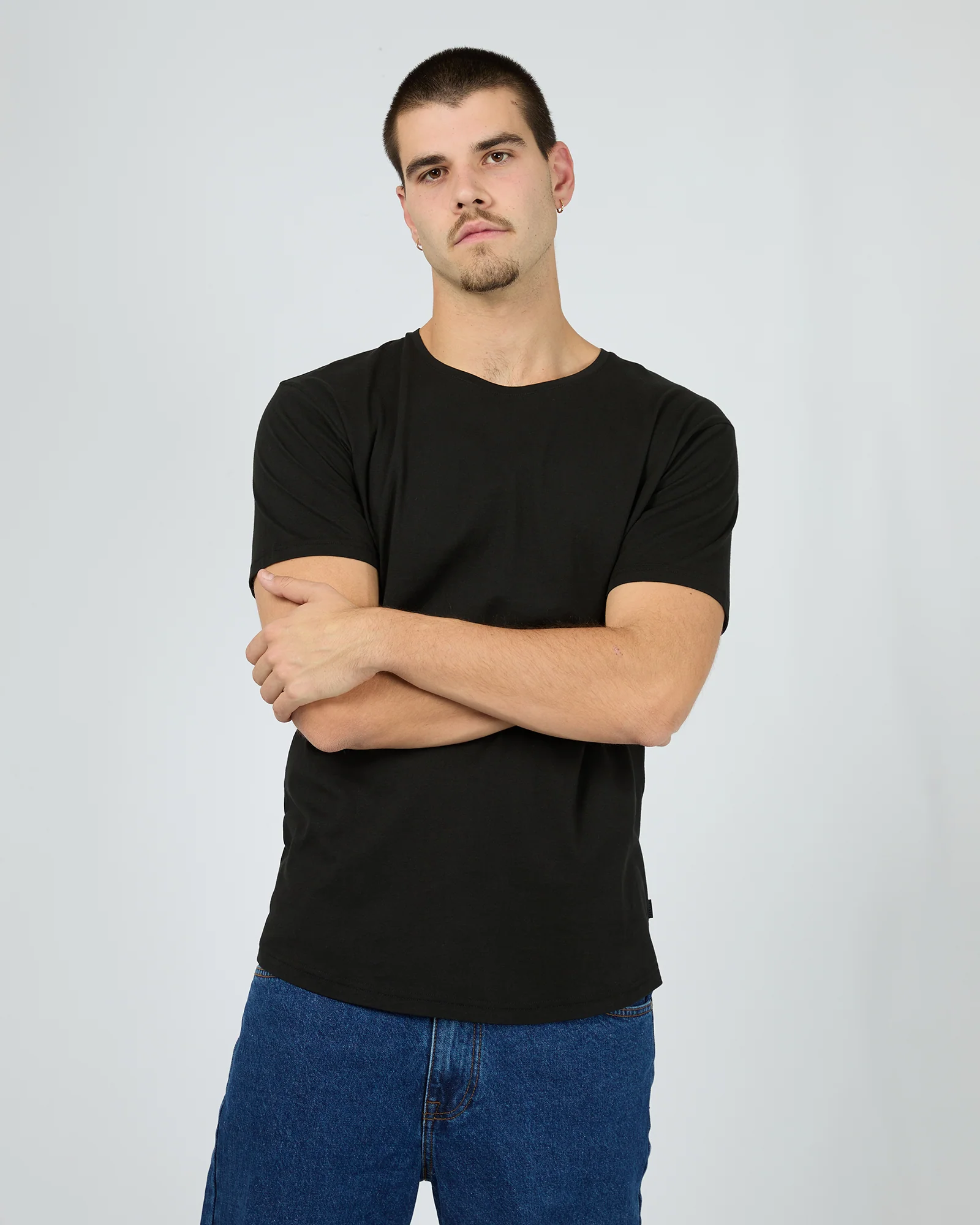 Solid Tail Tee Black