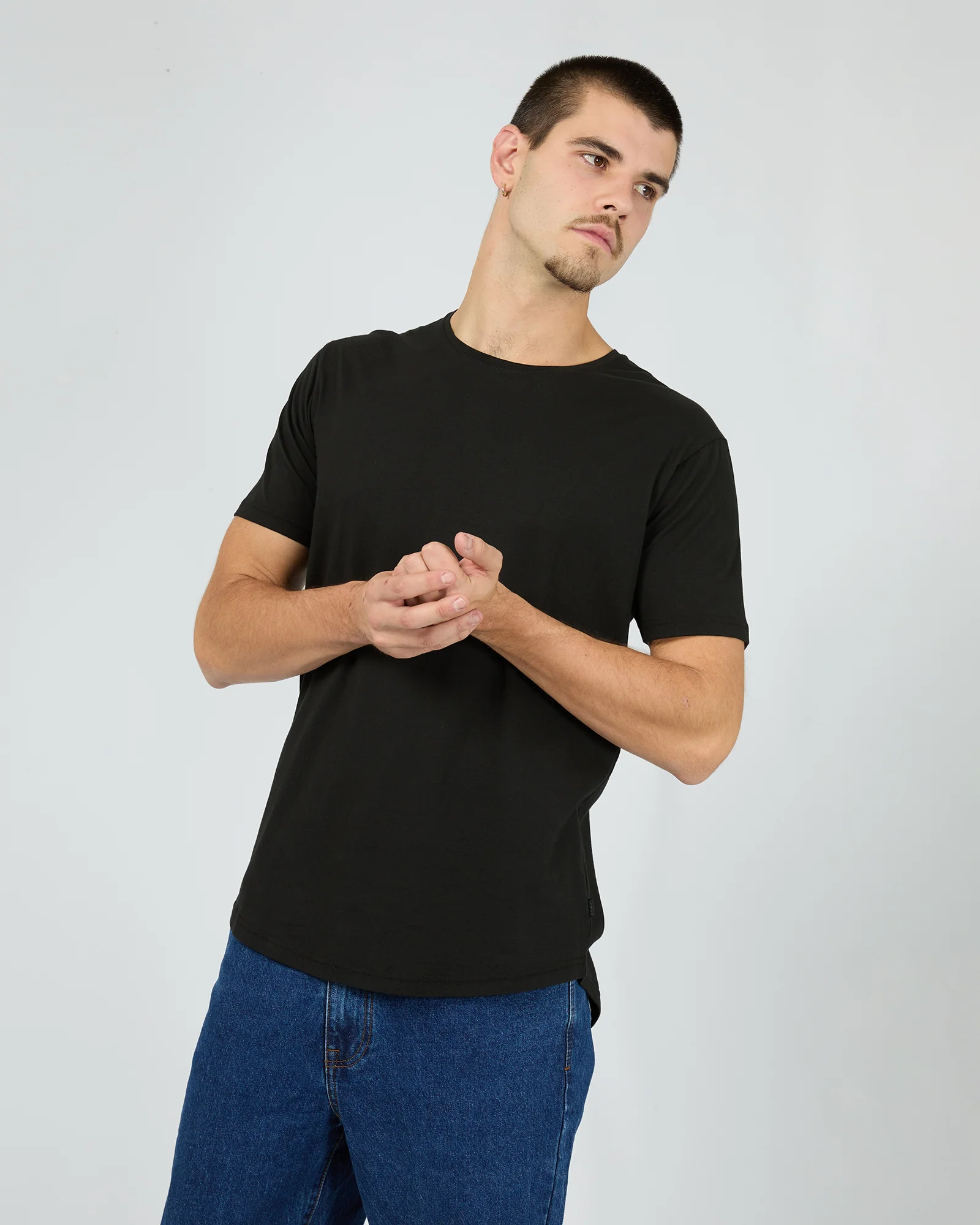 Solid Tail Tee Black - Image 4