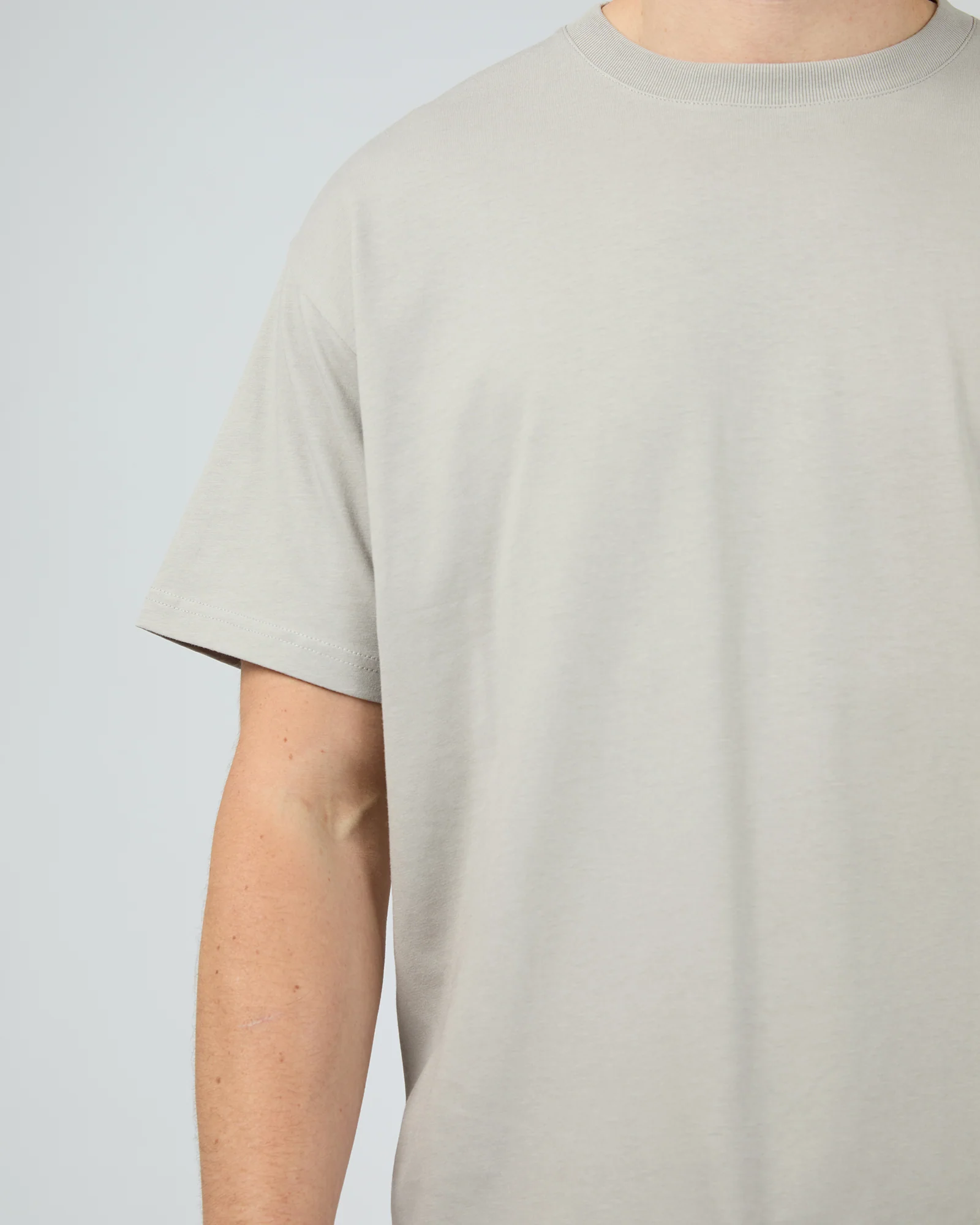 Solid Tail Tee Grey - Image 5