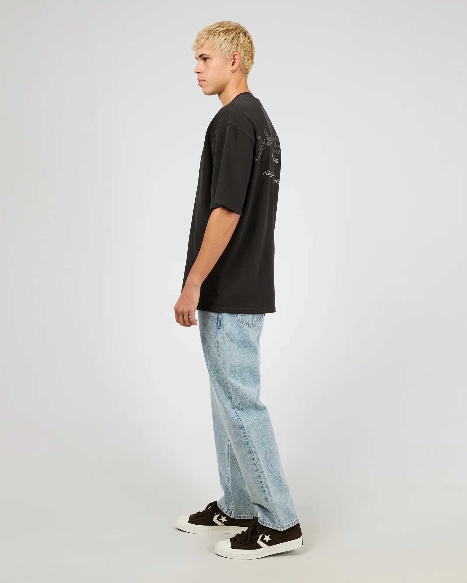 Stride Tee Charcoal - Image 6