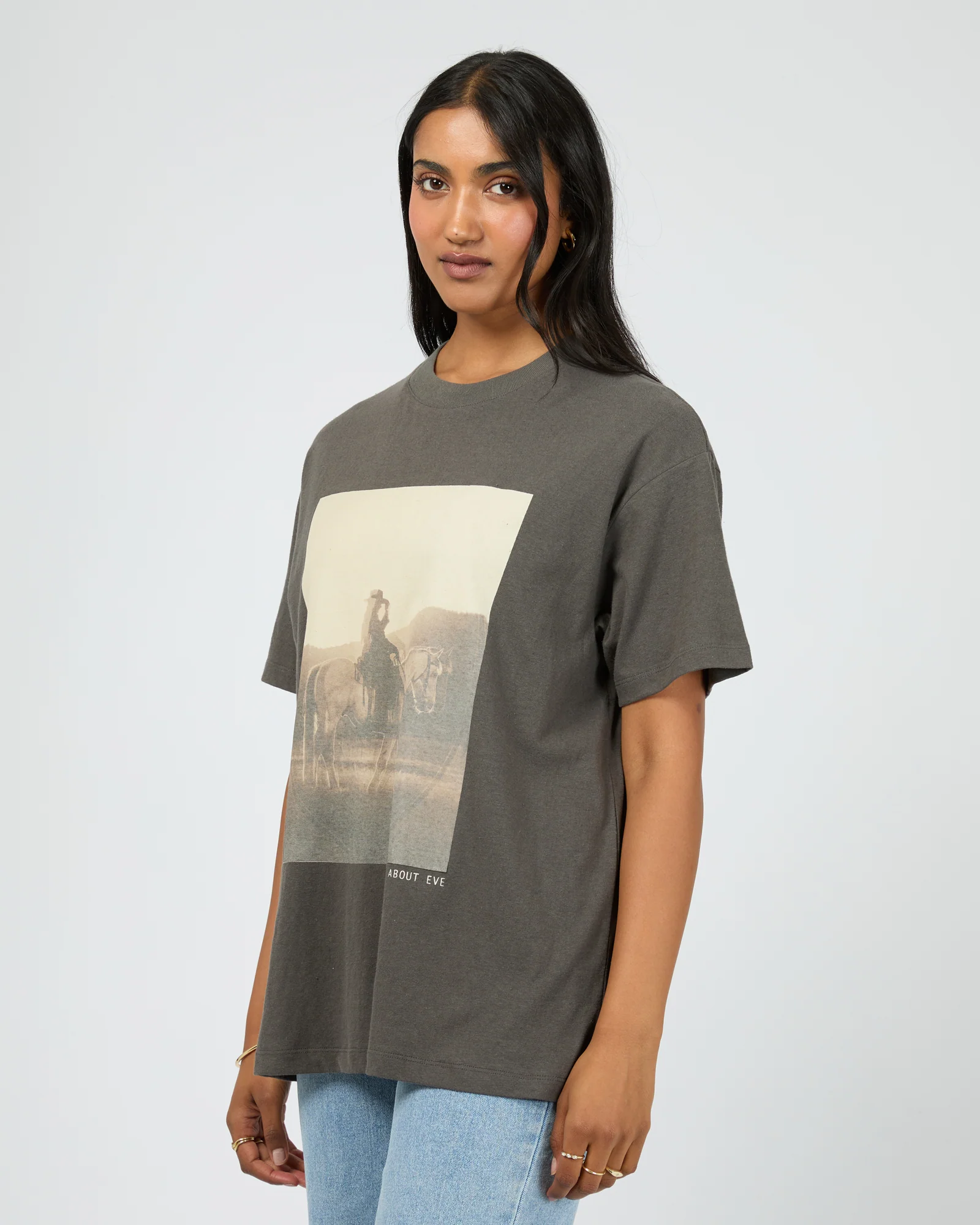 Yellowstone Relaxed Tee Charcoal - Image 4